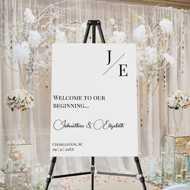 Minimalist Monogram Wedding Welcome | White Foam Board (Minimalist Monogram Wedding Welcome Foam Board)