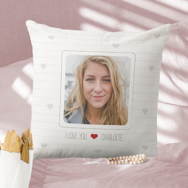 Minimalist Photo Red Heart Love Valentine´s Day Throw Pillow (Minimalist Photo Red Heart Love Valentine´s Day Throw Pillow ©Susanne Sachers - Sunny Mind Design 🌞)