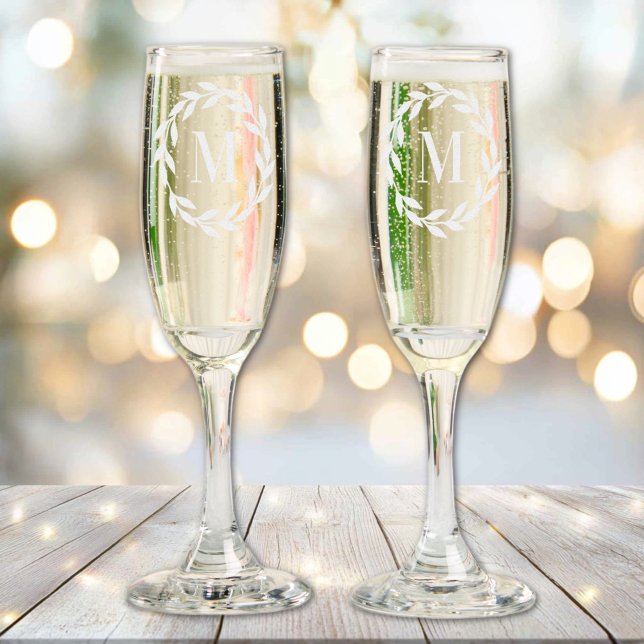 Minimalist Wreath Bold Monogram Champagne Flute (Minimalist Wreath Bold Monogram Champagne Flute
)