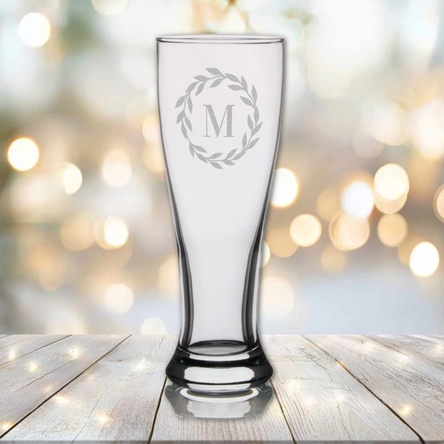 Minimalist Wreath Bold Monogram Pilsner Glass (Minimalist Wreath Bold Monogram Pilsner Glass
)