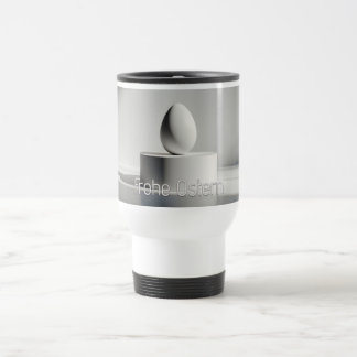 Minimalistisches Osterei auf modernem Podest Travel Mug