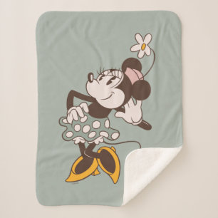 Minnie Mouse   Minnie Strikes a Pose Sherpa Blanket