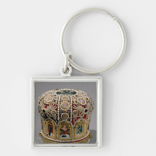 Mitre crown set with pearls and precious keychain (Front)