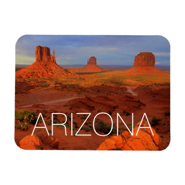 Mittens, Monument valley, AZ Magnet (Horizontal)