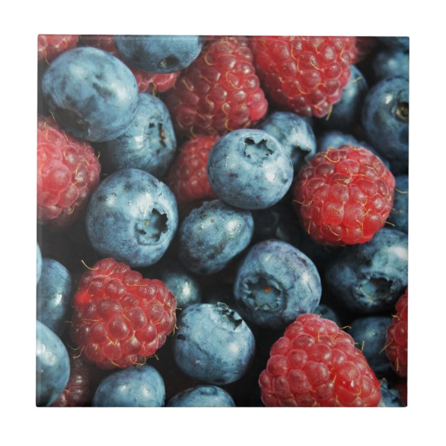 Mixed berries (blueberries and raspberries) design tile (Front)