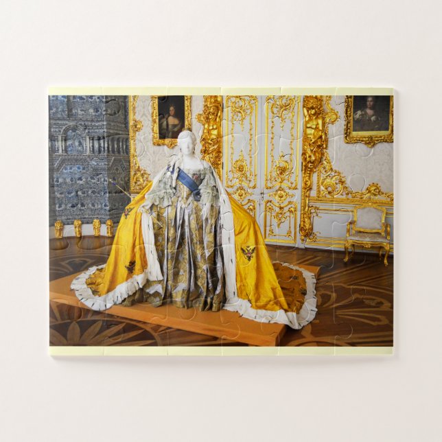 Model of Russian queen Jigsaw Puzzle (Horizontal)