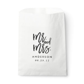 Moder Mr. and Mrs. Favor Bag