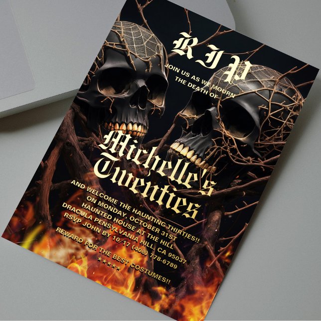 Modern 30th Birthday Halloween Black Gold Skull Foil Invitation (Modern 30th Birthday Halloween Black Gold Skull Foil Invitation
)