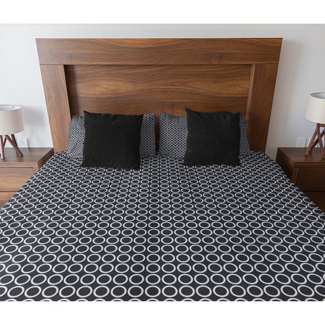 Modern Black and White Geometric Circle Pattern Pillow Case (Creator Uploaded)