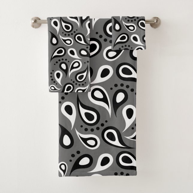 Modern Black and White Paisley On Gray Bath Towel Set (Insitu)