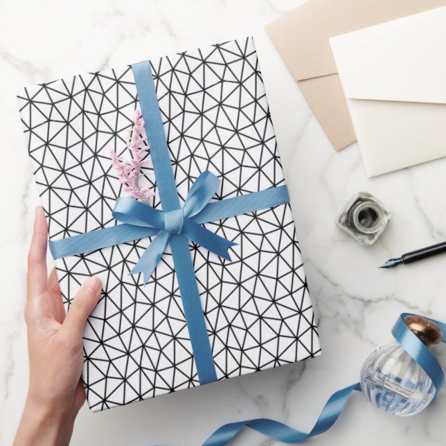 Modern black and white with lines wrapping paper (Gifting)