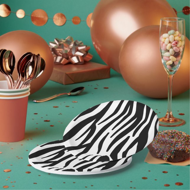 Modern Black and White Zebra Pattern Paper Plate (Multi)