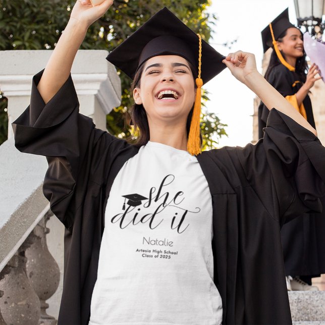  Modern Black Elegant She Did It Graduation T-Shirt (Creator Uploaded)
