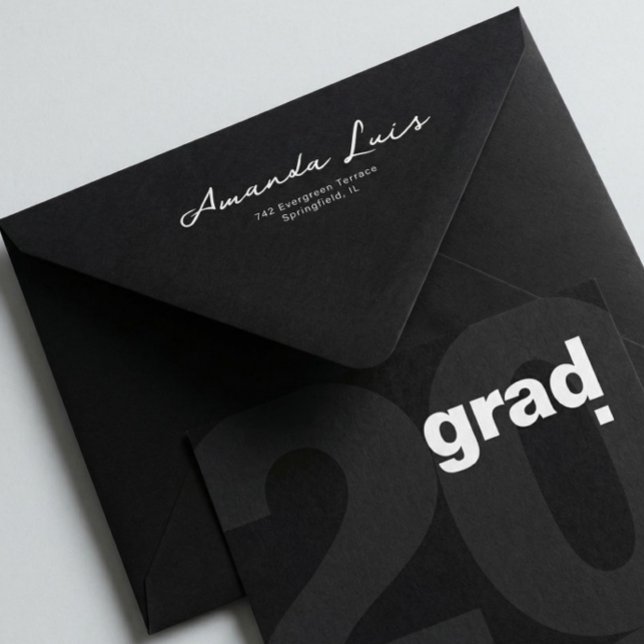 Modern Black Graduation Minimalist Envelope (Creator Uploaded)