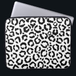 Modern Black White Leopard Animal Print Pattern Laptop Sleeve<br><div class="desc">This modern and stylish animal print pattern is perfect for the trendy and stylish fashionista. It features a hand-drawn black and white leopard cheetah print. It's elegant, chic, simple, and fashionable. ***IMPORTANT DESIGN NOTE: For any custom design request such as matching product requests, color changes, placement changes, or any other...</div>