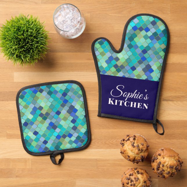 Modern Blue Geometric Personalized Oven Mitt & Pot Holder Set (Top Down)