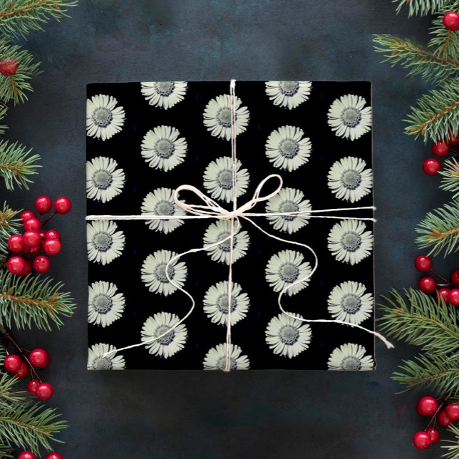  Modern Bold Black And White Daisy Pattern Stylish Wrapping Paper (Creator Uploaded)