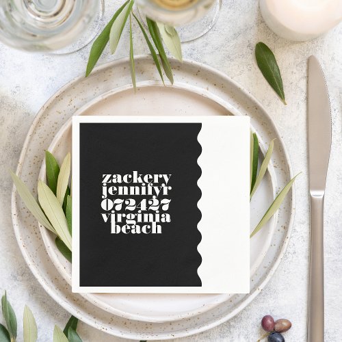 Modern Bold Scalloped Border Black White Wedding Napkins