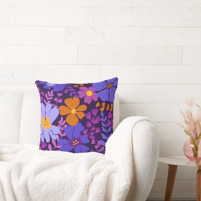 Modern Botanical Design Throw Pillow (Couch)