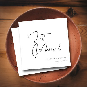 Modern Calligraphy Just Married : Personalized Napkins