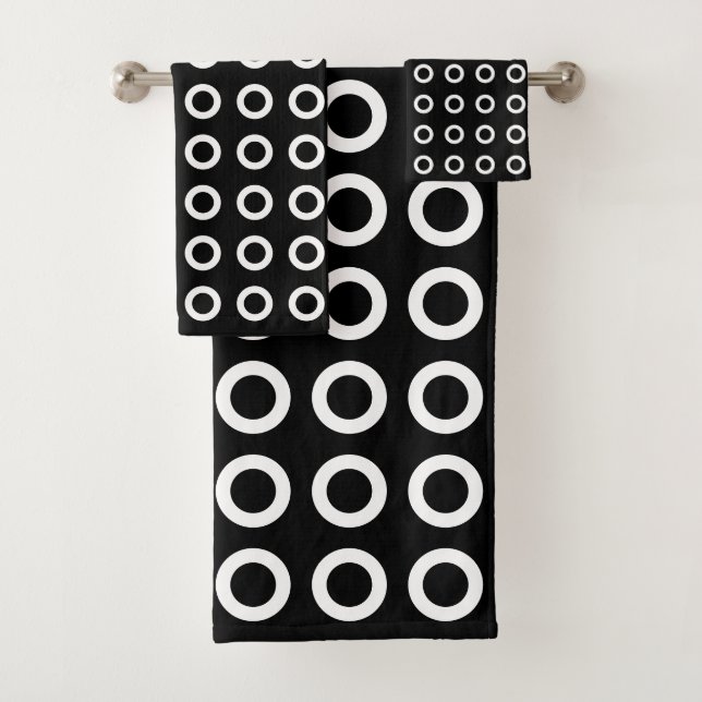 Modern Circles in Black & White Bath Towel Set (Insitu)