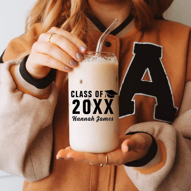Modern Class Of 2026 Custom Name Graduation Party Can Glass (Custom Modern Class Of 2025 Graduation Party Can Glass
)