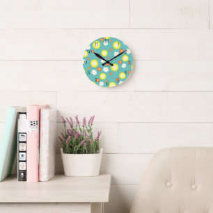 Modern colorful gradient Daisy flower pattern girl Round Clock