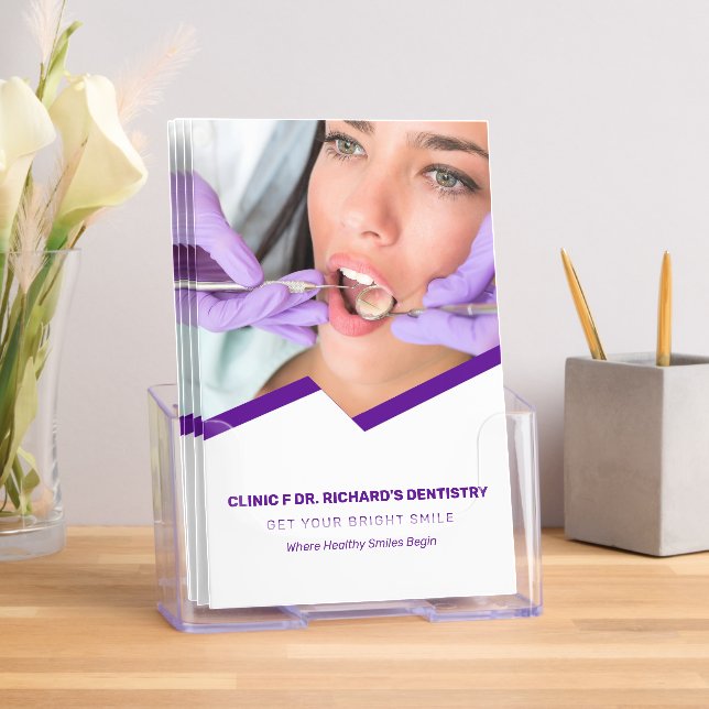 Modern Dental Clinic Brochure (Insitu)
