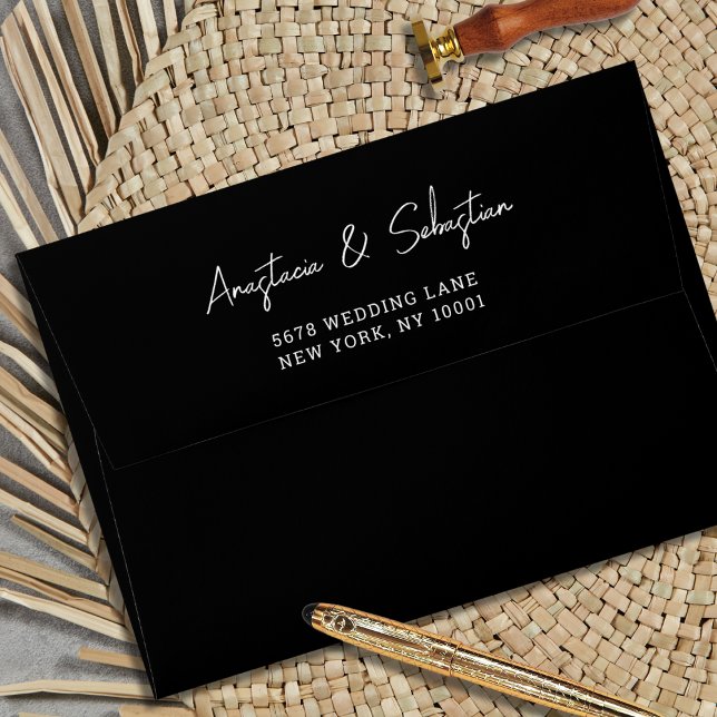 Modern Elegant Black & White Script Wedding Envelope (Modern Elegant Black & White Script Wedding Envelope)