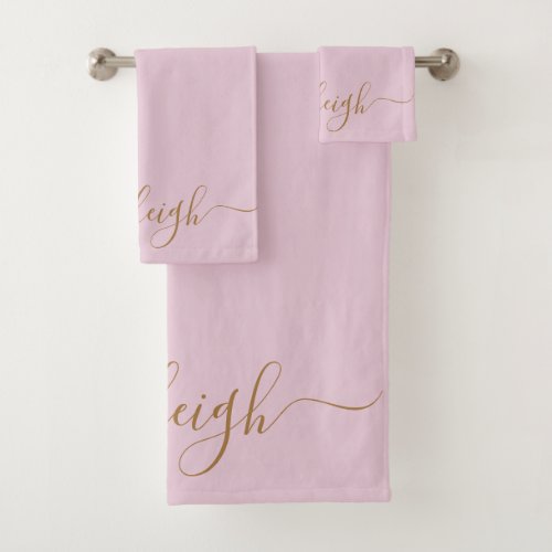 Modern Elegant Gold Script Name Blush Pink Bath Towel Set