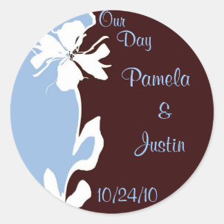 Modern Floral Wedding Classic Round Sticker