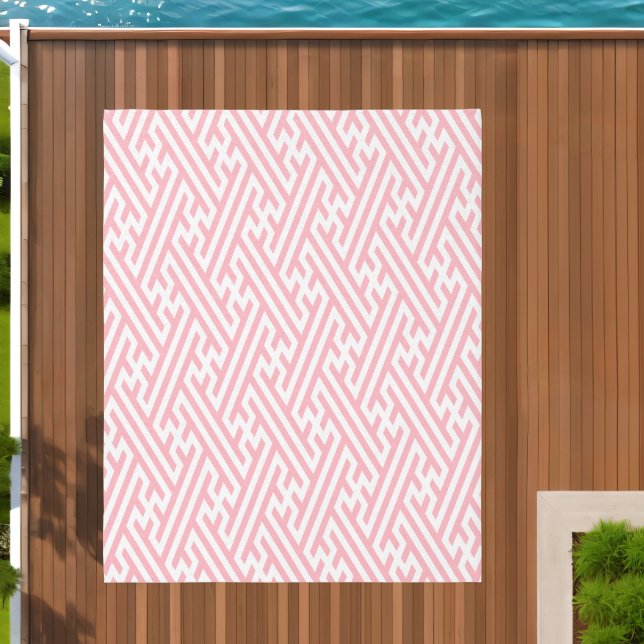 Modern Geometric Maze Pattern Light Pink & White Outdoor Rug (Insitu (Outdoor 2))