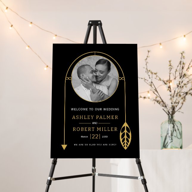 Modern gold frame with leaf and photo wedding foam board (In Situ (Stand))