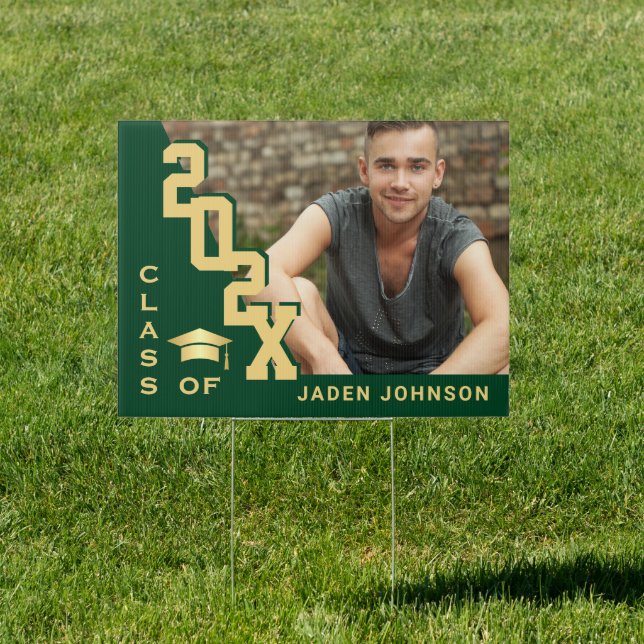 Modern Golden Green 2026 Graduation Banner Yard Sign (Insitu)