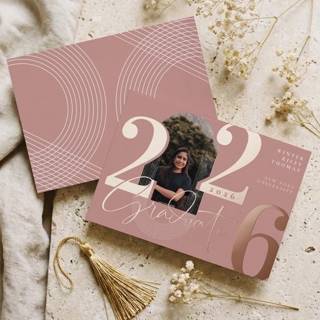 Modern Graduate Script 2026 Concentric Arch Photo Foil Invitation (Modern Graduate Script 2026 Concentric Arch Photo Foil Invitation)