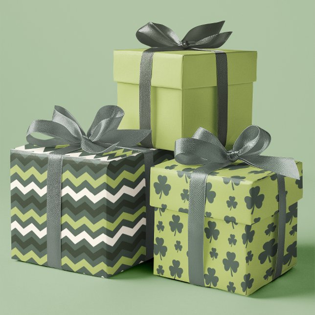 Modern Irish Clover Lines in Green set of 3 Wrapping Paper Sheets (Modern Irish Clover Lines in Green set of 3 Wrapping Paper Sheets)