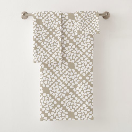 Modern Light Pebble and White Tile Print Bath Towel Set