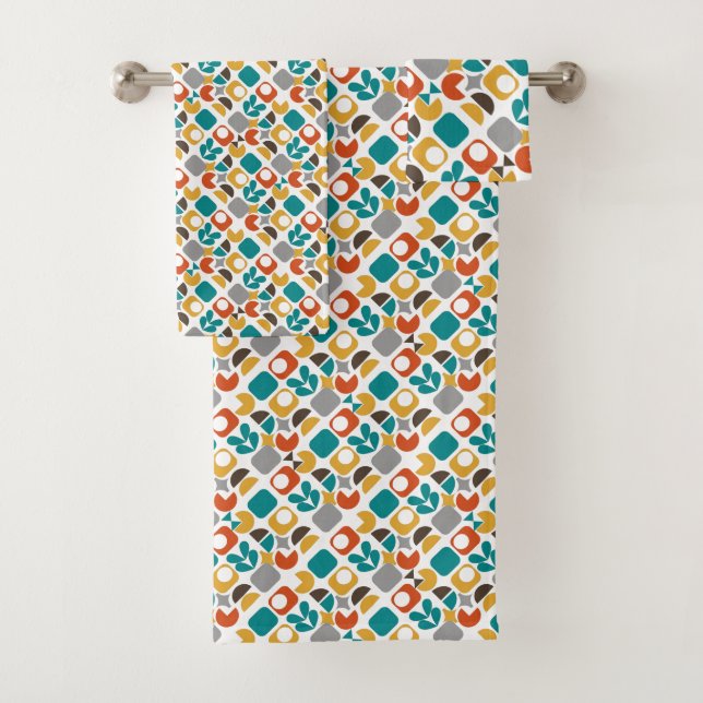 Modern Mid Century Geometric Colorful Retro  Bath Towel Set (Insitu)