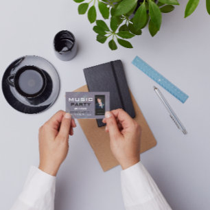 Modern Minimal Black & White DJ Music Turntable Business Card