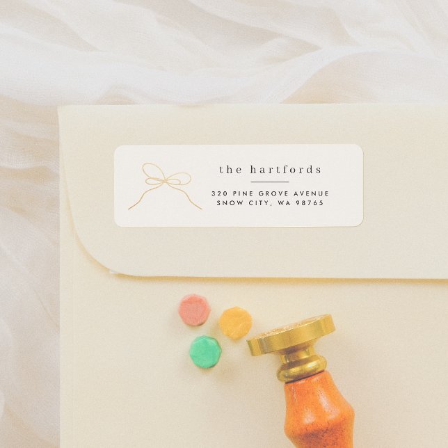 Modern Minimal Gold Bow Elegant Typography Family Label (Creator Uploaded)