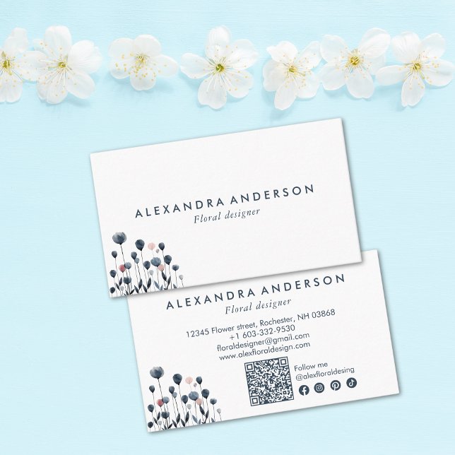 Modern Minimal Watercolor Wildflowers Business Card (Modern Minimal Watercolor Wildflowers Business Card)