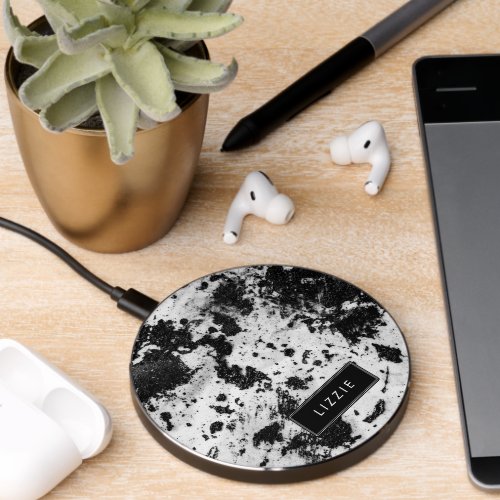 Modern Minimalist Black and White Abstract Pattern Wireless Charger