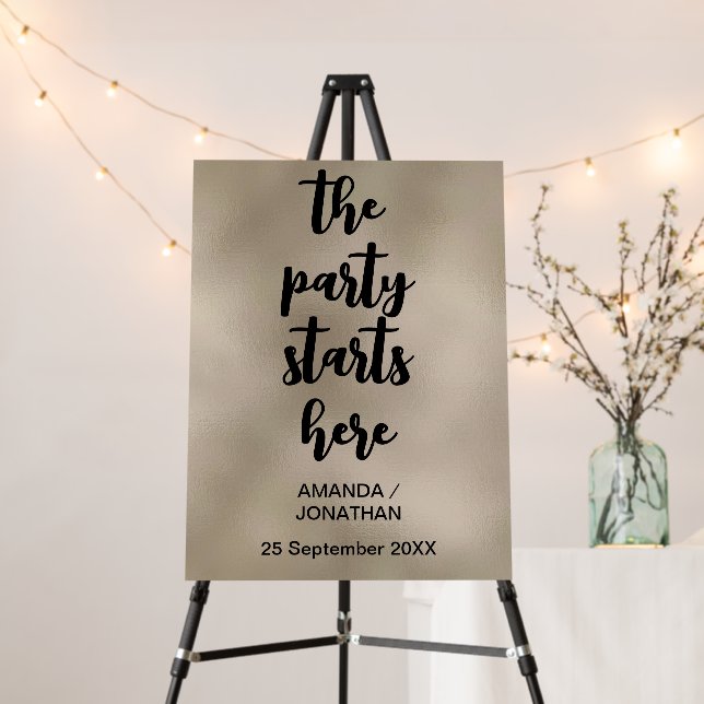 Modern Minimalist Gold Black Wedding Welcome Sign (In Situ (Stand))