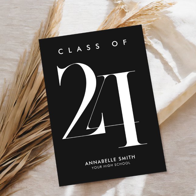 Modern Minimalist Graduation Invitation (Creator Uploaded)