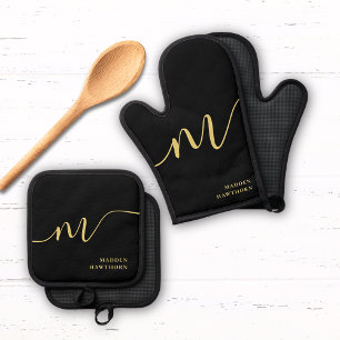 Modern Monogram Script Calligraphy Black Gold Name Oven Mitt & Pot Holder Set
