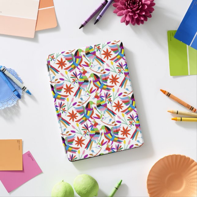 Modern Otomi Design III iPad Pro Cover (Desk)