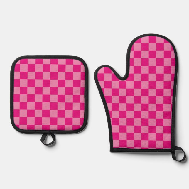 Modern pink checkerboard oven mitt & pot holder set (Front)