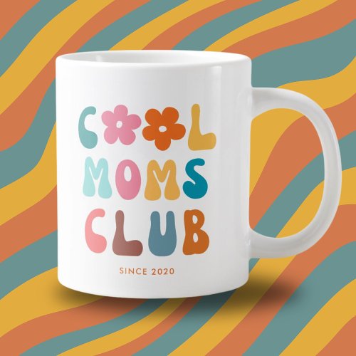 Modern Retro Cool moms club Vintage Groovy Daisy Giant Coffee Mug