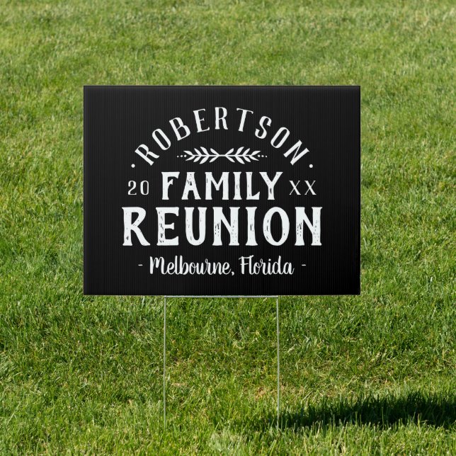 Modern Rustic Personalized Family Reunion Welcome Sign (Insitu)