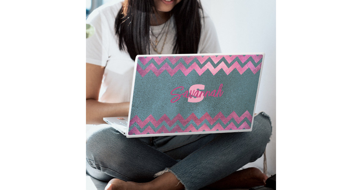 https://rlv.zcache.com/modern_stylish_chic_pink_and_gray_chevron_hp_laptop_skin-r_d910e_630.jpg?view_padding=%5B285%2C0%2C285%2C0%5D